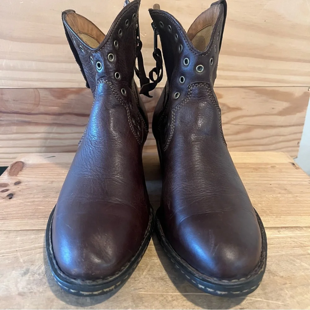 Born Chocolate Brown Leather Grommet Western Ankle Booties size 9 - Picture 8 of 13